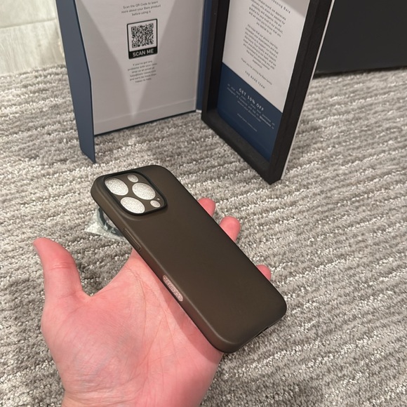⭐️ Sale ⭐️ open box NEW iPhone 16 PRO (6.3”) BARE minimalist phone case - Picture 4 of 10